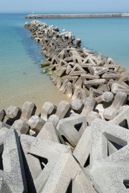 Beton bloklarla dalgakıran