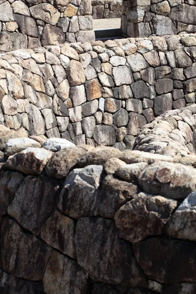 Mur twierdzy z regularnych kamienie — Zdjęcie stockowe
