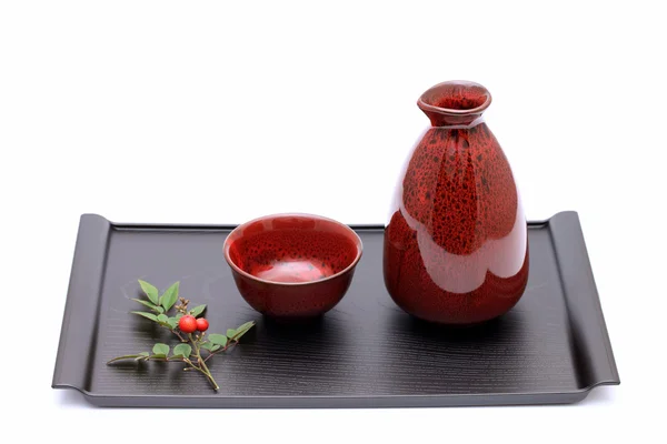 日本清酒瓶子和杯子 — 图库照片