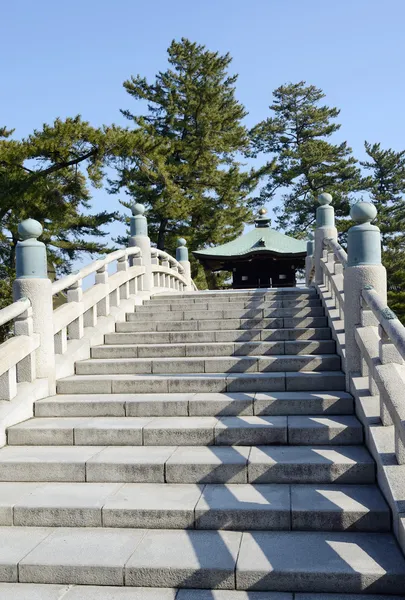 Ponte de pedra de templos japoneses — Fotografia de Stock