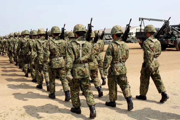 Japanese armed marching soldiers — Stock Photo, Image