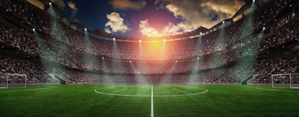 Yazın güneşte bir futbol stadyumu