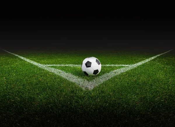 Futbol stadyumunda yazın top - köşe vuruşu