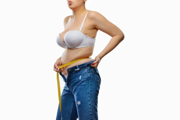Una Mujer Con Sobrepeso Mide Estómago Aislado Una Blanca — Foto de Stock
