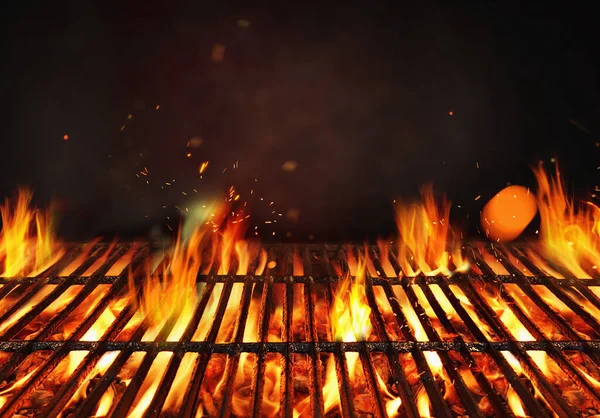 Vuur Ontvlamt Deeltjes Zwarte Achtergrond Grill Achtergrond Lege Ontslagen Barbecue — Stockfoto