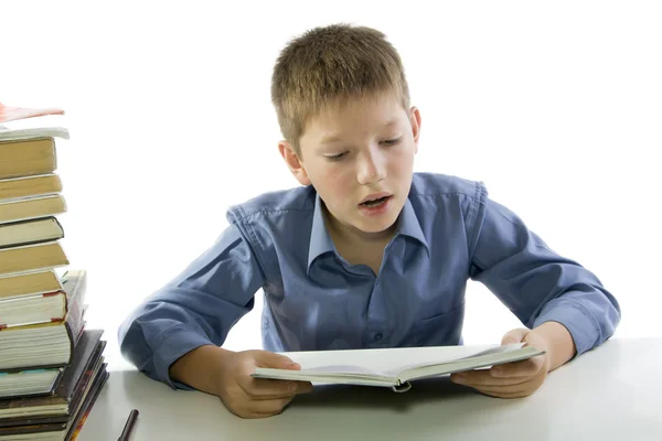 Niño haciendo la tarea —  Fotos de Stock