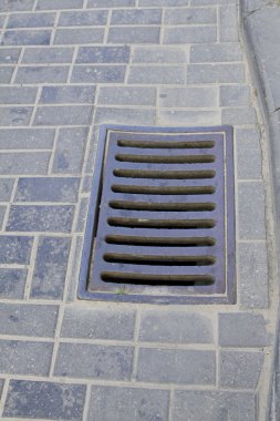 kaldırıma drenaj rendeleyin