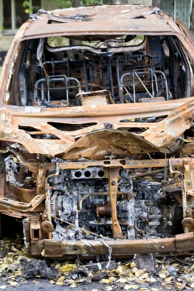 燃やされた車 — ストック写真