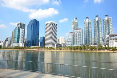 Tayland 'da park, mimari ve şehir manzarası 