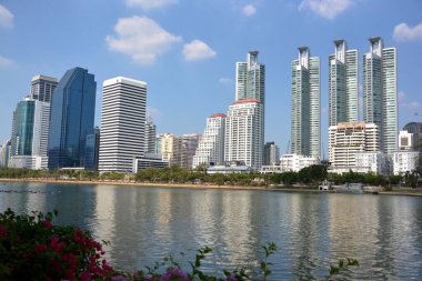 Tayland 'da park, mimari ve şehir manzarası 