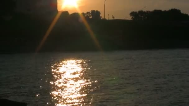 Zonsondergang aan zee — Stockvideo