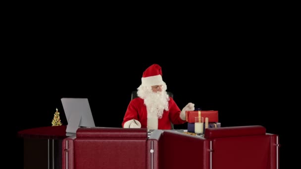 Santa Claus leyendo cartas — Vídeos de Stock