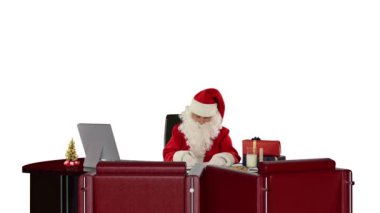 Noel Baba'ya karşı beyaz iş başında
