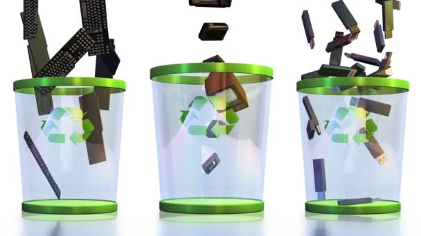 Recycle, keyboards, usb, tv en camera's vallen in een vuilnisbak tegen Wit — Stockvideo