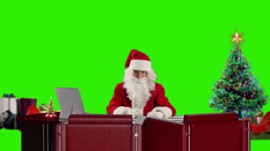 Noel Baba konuşuyor