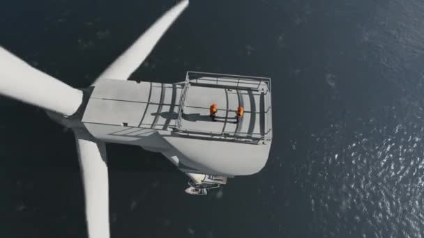 Workers Top Offshore Wind Turbine — Video Stock
