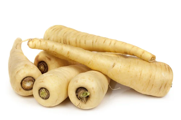 Parsnips Terisolasi di Putih — Stok Foto