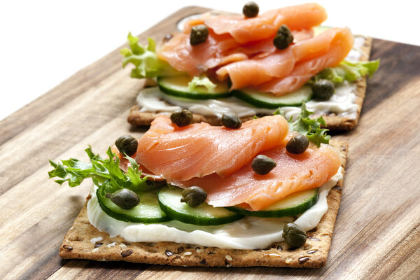Smoked Salmon and Cream Cheese Crackers