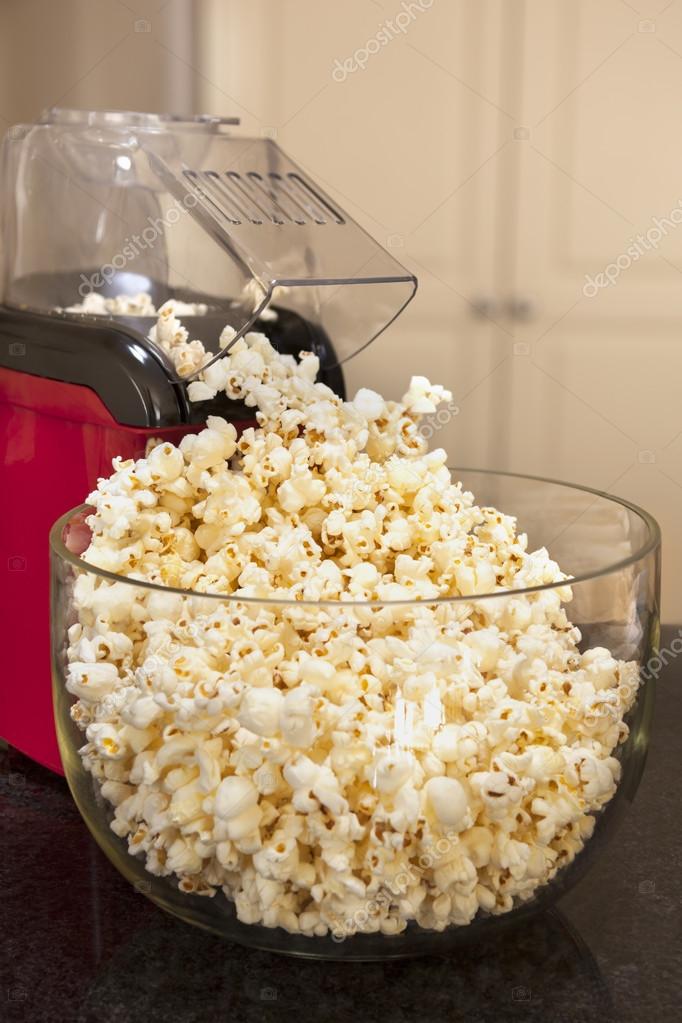 Popcorn and Popcorn Machine — Stock Photo © robynmac 19724351