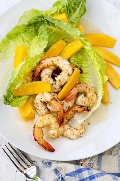 Insalata di gamberetti e mango — Foto Stock