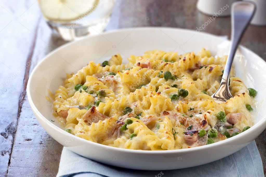 Mac and Cheese with Ham and Peas