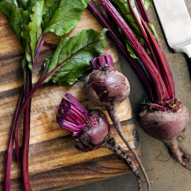 çiğ kırmızı pancar