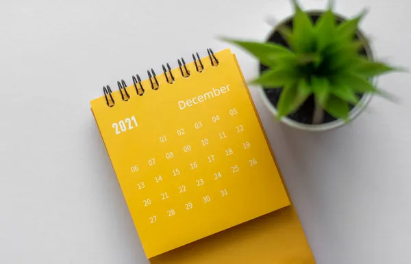 2021年12月が予定されています デスクトップフリップカレンダー こんにちは12月 — ストック写真