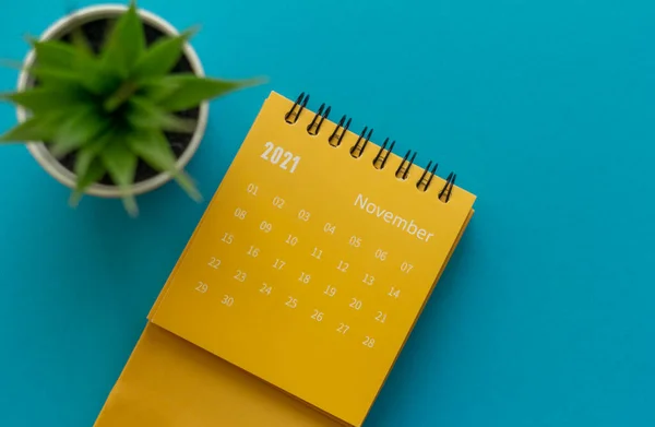 2021年11月のテアオフカレンダー 各データの計画と管理のためのデスクトップカレンダー — ストック写真