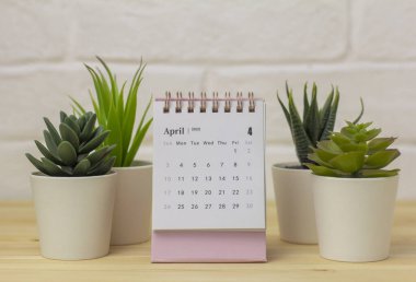 Nisan 2022 takvimi. Her tarihi düzenlemek ve yönetmek için masaüstü takvimi.
