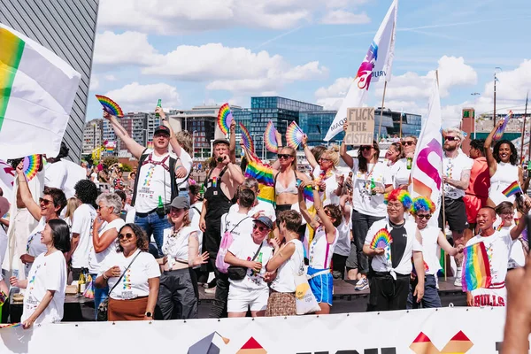 Гордятся Лесбиянками Геями Бисексуалами Трансгендерами Квирами Союзниками Lgbtq Участвуют Canal — стоковое фото