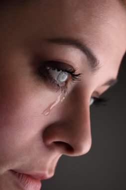 siyah arka plan üzerinde güzellik kız cry