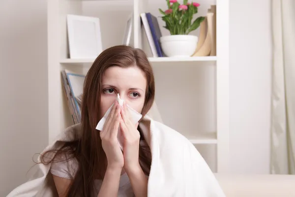 She suffers a cold — Stock Photo, Image