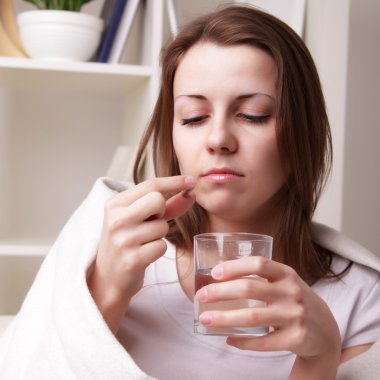 o soğuk algınlığı çekiyor