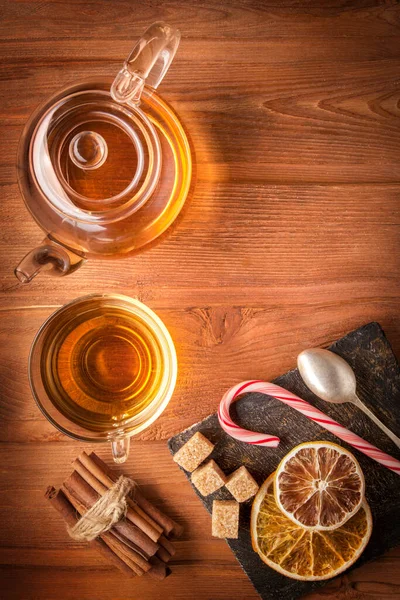 Theepot Beker Zoete Suiker Een Houten Tafel Bovenaanzicht — Stockfoto