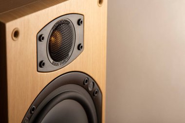 Belgorod, Rusya - SPT 22, 2021: Akustik Monitör Ses B4 hoparlörleri. Çokluortam, ses ve ses kavramı.