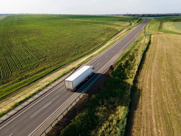 Letecký Pohled Dálniční Silnici Lese Pohled Dronu Auto Letním Čase Stock Obrázky