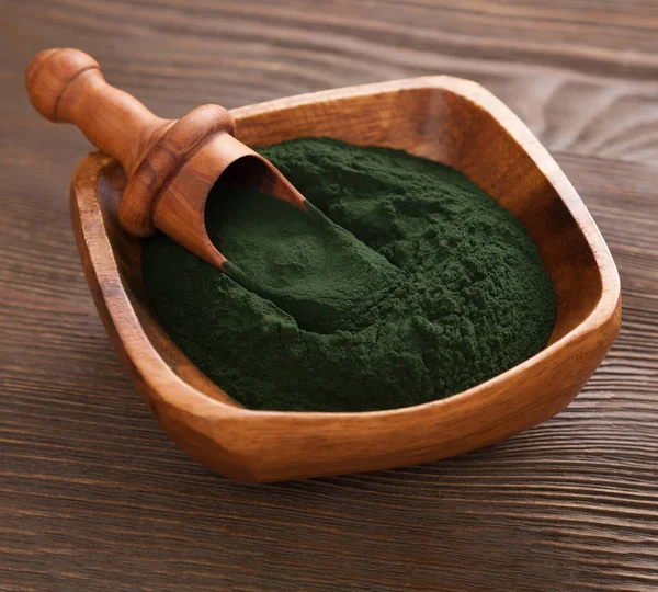 Zelený Smoothie Spirulinou Dřevěném Pozadí Stock Fotografie