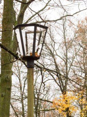 kırık sokak ışık