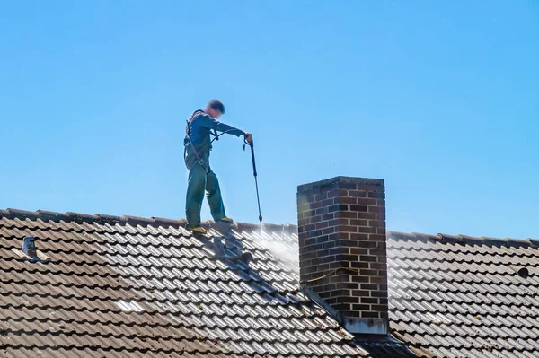 Steam Cleaning Roof — Stock Photo, Image