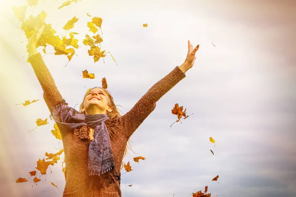 Menina Feliz Outono — Fotografia de Stock