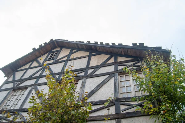 中世の町の家のファサード 放棄された場所 オランダ式の家 — ストック写真