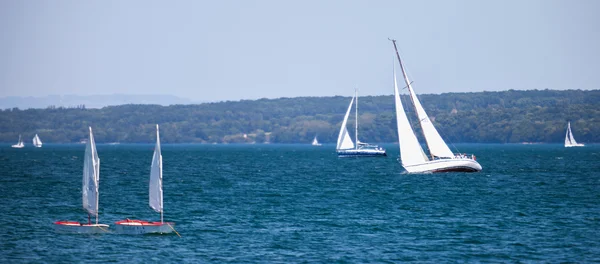 Sailboat and Yacht — Stock Photo, Image