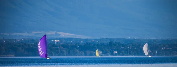 Sailboat and Yacht — Stock Photo, Image