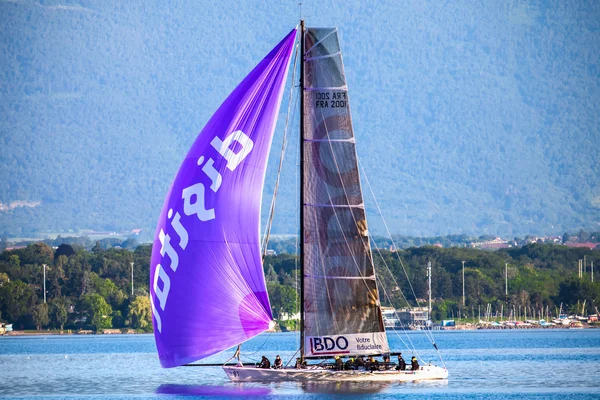 Segelboot und Yacht — Stockfoto