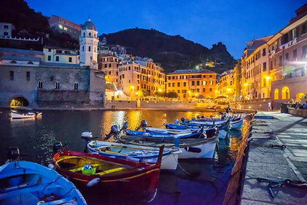 Vernazza, Cinque Terre - Harbor — Stock Photo, Image