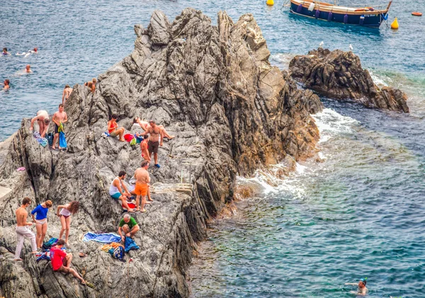 Cinque Terre, Olaszország - turisták — Stock Fotó