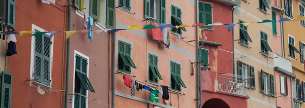 Muros de colores, Riomaggiore, Italia — Foto de Stock