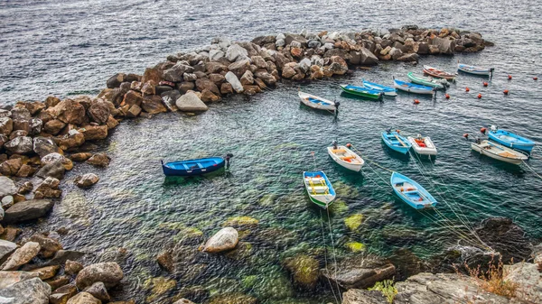 Barcos em Riomaggiore, Itália — Fotografia de Stock