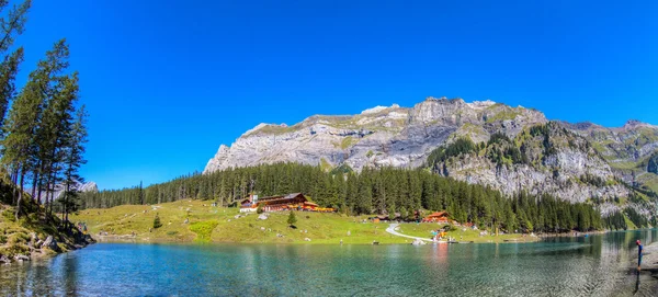 Oeschinen jezero / oeschinensee, Švýcarsko — Stock fotografie