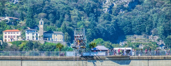 Locarno dam - bungyjump plattform — Stockfoto